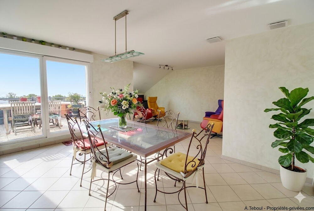 TOIT/TERRASSE SUR VILLEURBANNE/ GRATTE CIEL NORD :DERNIER ETAGE DE 126M² AVEC TERRASSE DE 35M² CIEL OUVERT