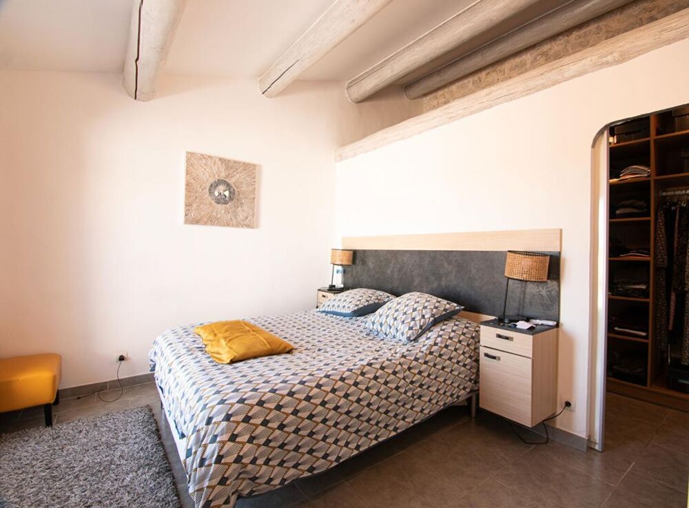 � vendre  Maison �guilles (13510)