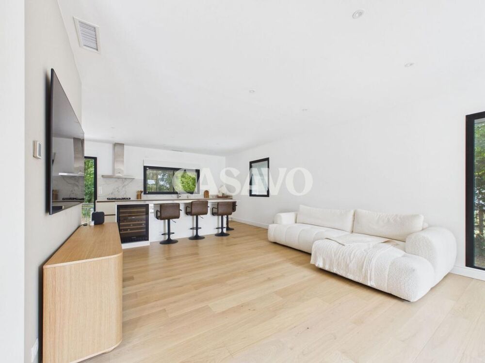 Vente Maison 5 pièces de 152m² - 33850 Léognan
