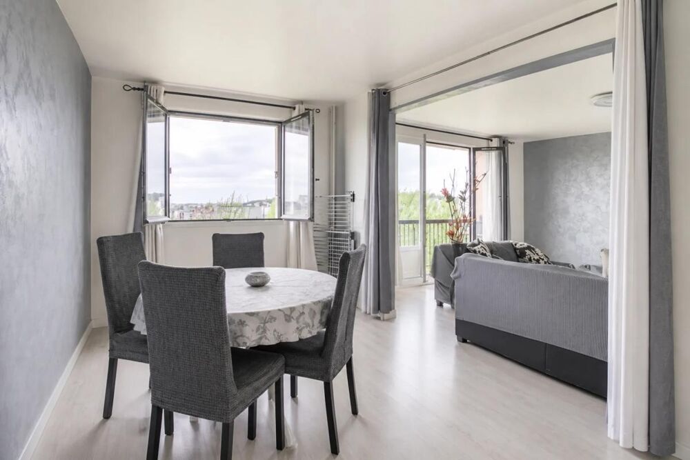 Spacieux 5 pièces avec balcon à Neuilly-sur-Marne
