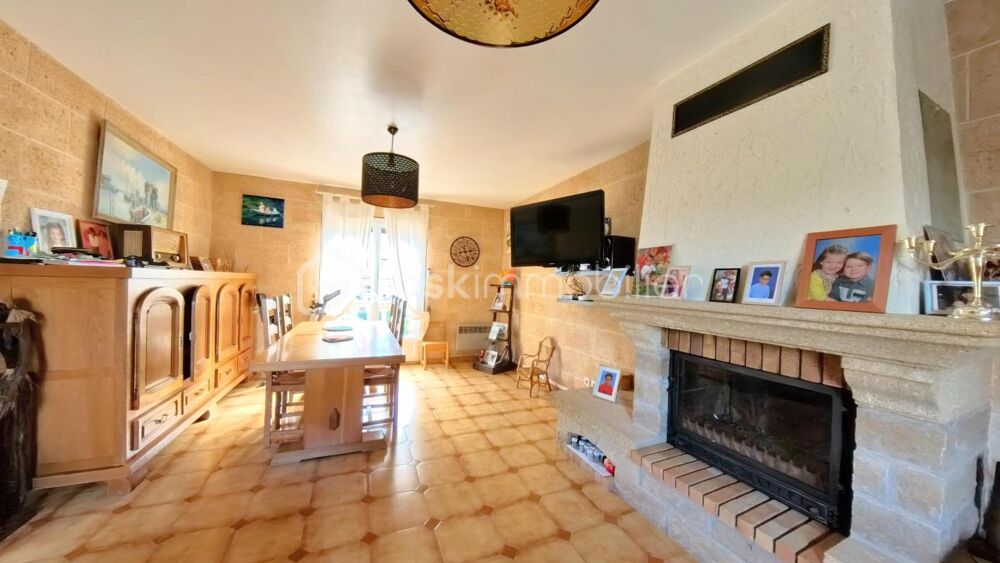 Maison familiale rustique avec grand sous-sol et garage  Livry-Gargan