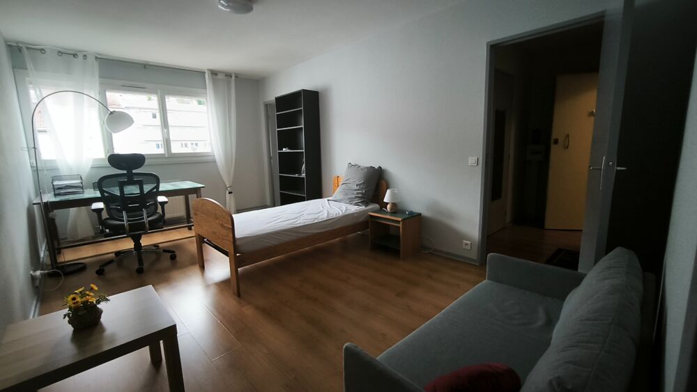 Location Appartement STUDIO MEUBLÉ – 31,27 m² – DERNIER ÉTAGE AVEC ASCENSEUR – Saint etienne