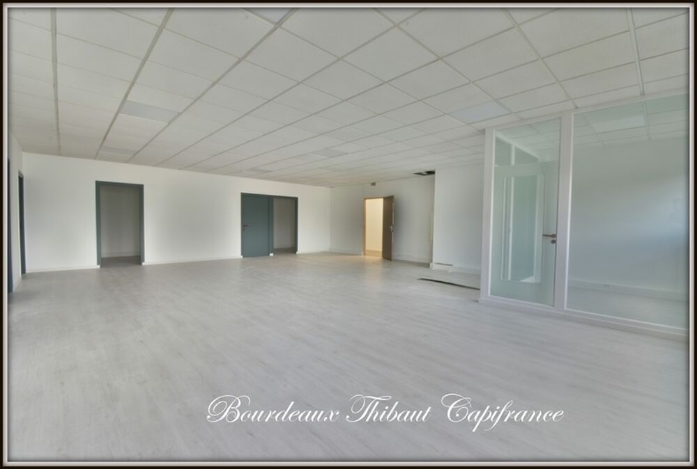   À vendre – Bureau rénové de 65 m² avec parking ? – Proche A12 / Paris ? Trappes