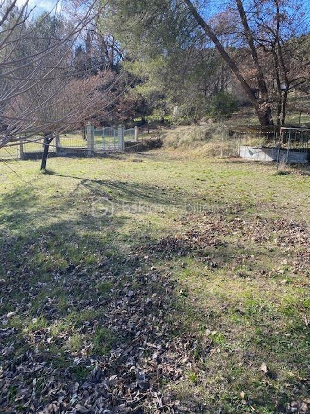 Vente Terrain Dans un cadre magnifique en pleine nature , Proche du Village de la Roque d'Anthéron , Quartier préservé ,Terrain constructible La roque d antheron