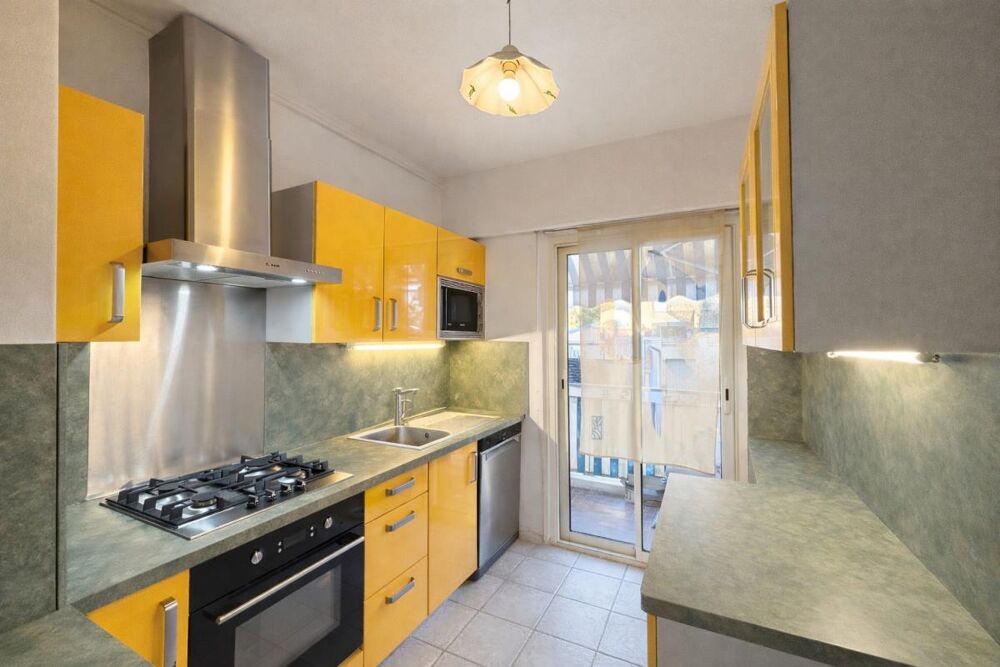Vente Appartement Appartement Nice St Sylvestre 3 pièces 65.50 m2, balcon terrasse et garage Nice