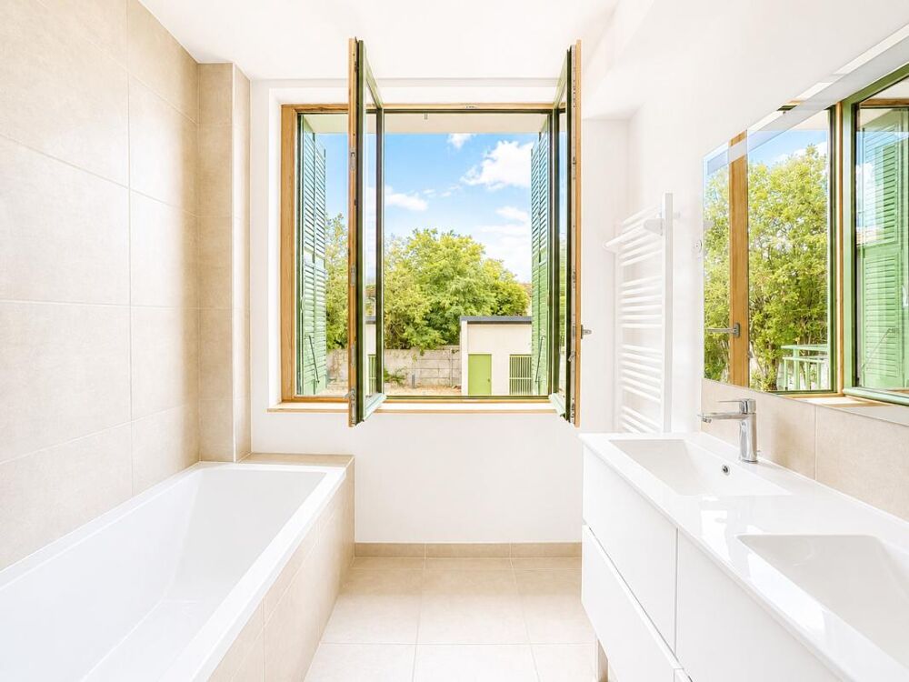 Vente Appartement T3 familial avec terrasse et balcon dans résidence entièrement rénovée Villeurbanne