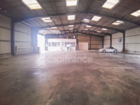 GARD (30) BEAUCAIRE (30300) LOCAL A LOUER ~550 m2 (terrain possible 1.3ha), flux constant Emplacement N&deg;1 8700 30300 Beaucaire