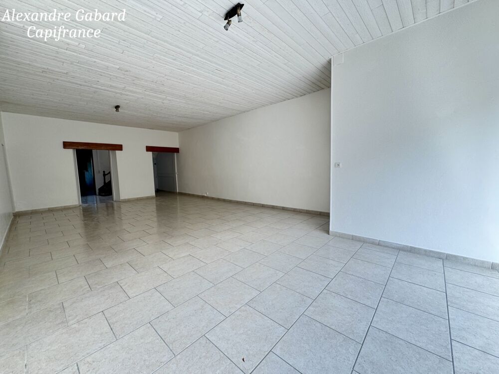 Maison en pierres - 3 chambres - vaste jardin et grand garage