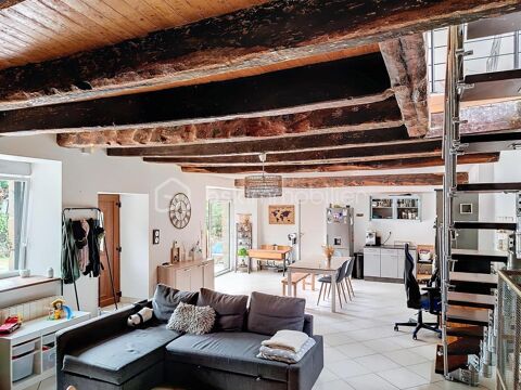   Long�re en pierre avec cachet authentique � 110 m� habitables sur 2154 m� de terrain Propri�t�/ch�teau - 4 pi�ce(s) - 109 m�