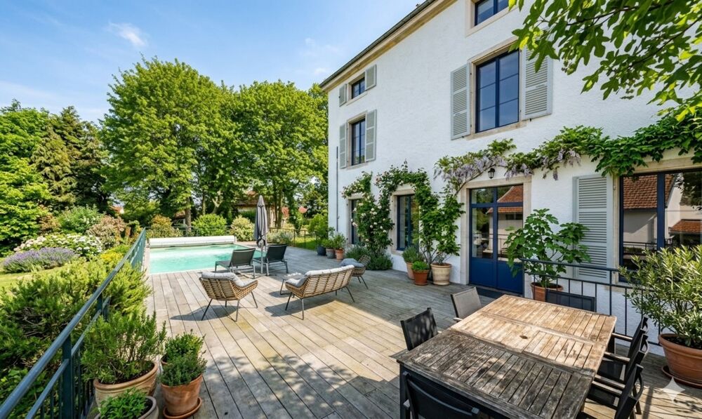 Vente Propriété/Château Propriété à vendre composée d'une demeure de Maitre et une deuxième maison avec piscine et jardin Chalon sur saone