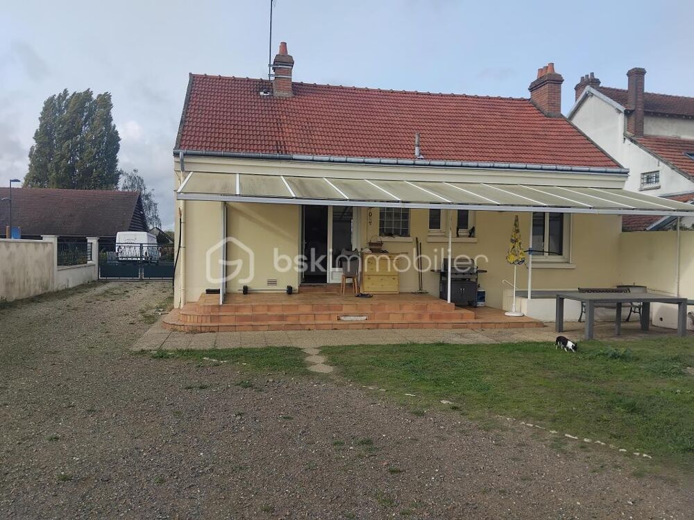 Vente Maison Mareau-aux-Prés Maison avec hangar indépendant et grand terrain 190 000e Mareau aux pres