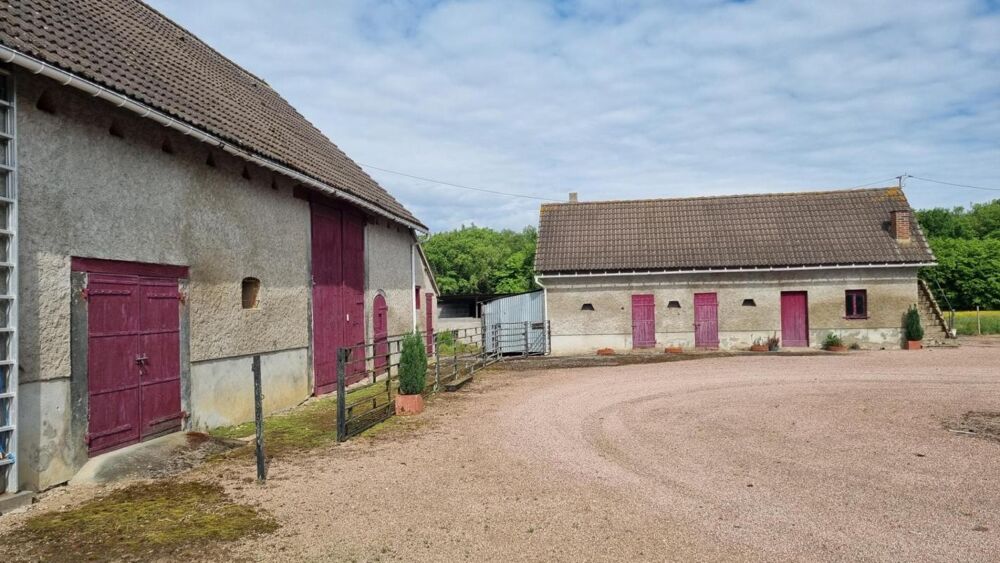 Vente Maison Corps de ferme avec maison d'habitation à 20km de Moulins Mercy