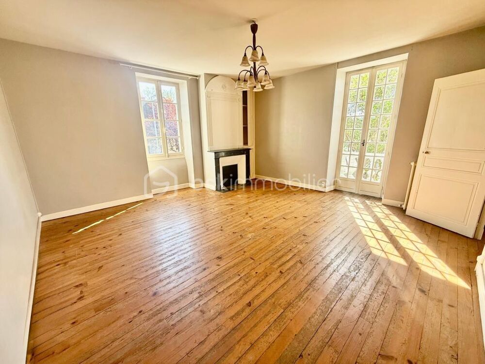 Vente Propriété/Château Lons – Authentique maison de maître béarnaise de 207 m² avec 5 chambres et nombreuses dépendances Lons