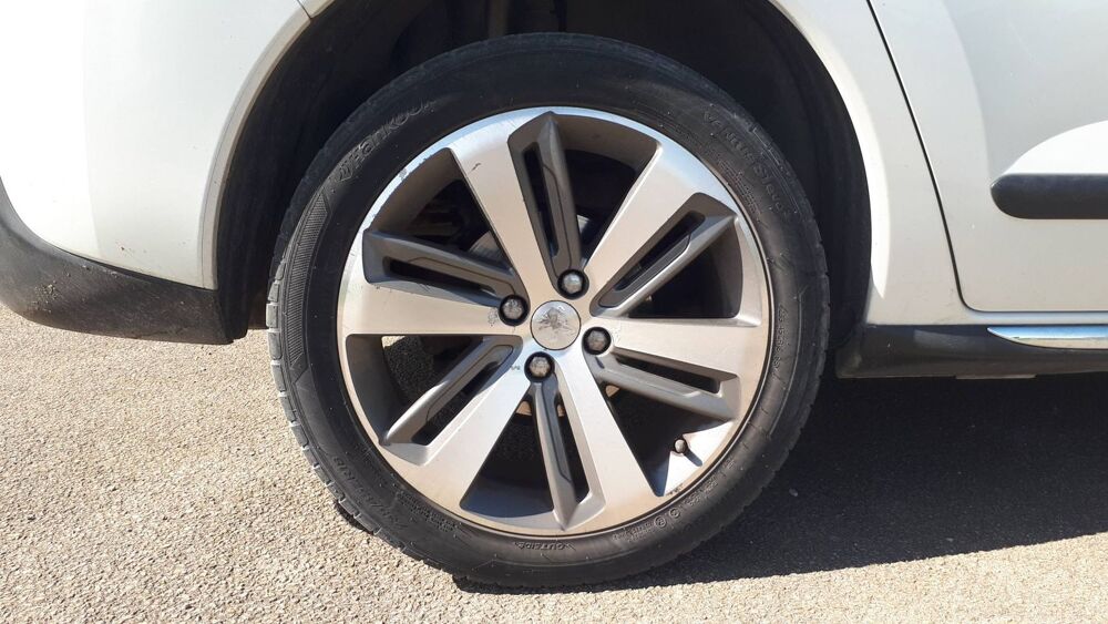 3008 I 1.6 BlueHDi 120 Allure 2014 occasion 51260 Anglure