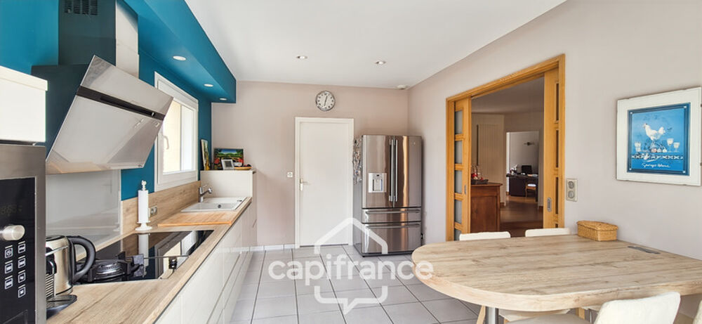 Maison plain-pied à vendre de 202 m² - BELLERIVE SUR ALLIER (03) - double garage / piscine
