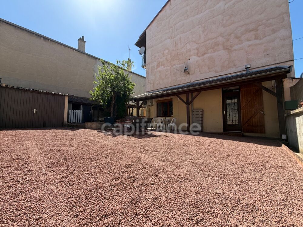 Vente Appartement APPARTEMENT 61 M2, 2 CHAMBRE, COUR DE 80 M2, GARAGE, FIBRE OPTIQUE, DOUBLE VITRAGE + VOLETS ROULANTS, CAVE DE 31 M2, FAIBLE CHAR Roanne