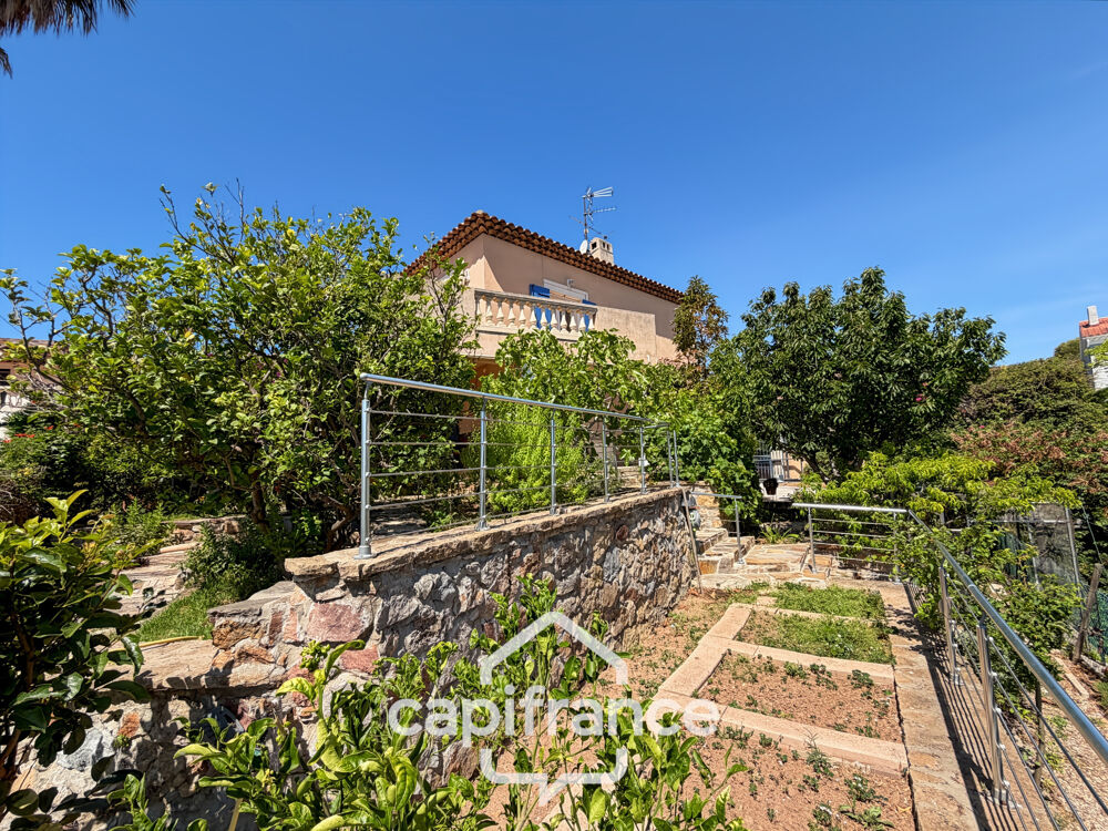 à vendre  Maison Carqueiranne (83320)