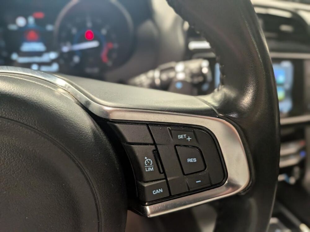 F-PACE 2.0 D - 180 ch 2WD BVA8 Prestige 2017 occasion 78200 Mantes La Jolie