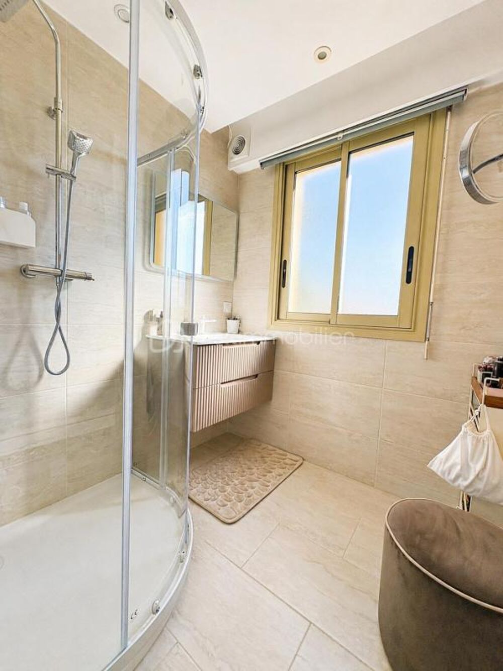 Appartement dexception avec terrasse vue mer et 2 garages