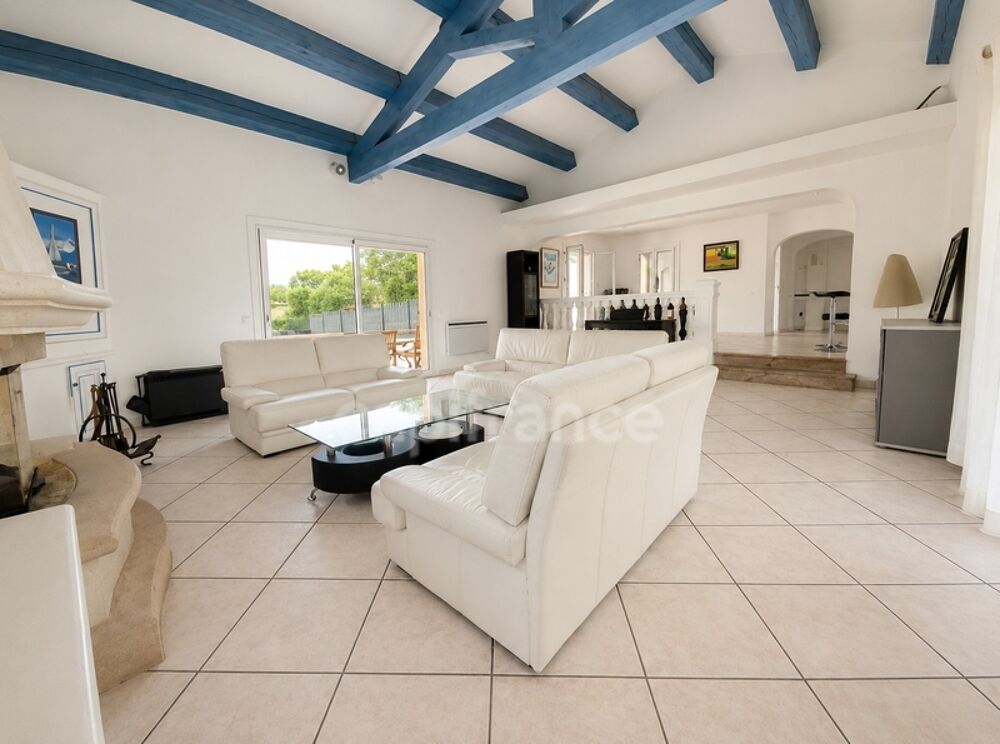 Maison à vendre 8 pièces CALLIAN (83)