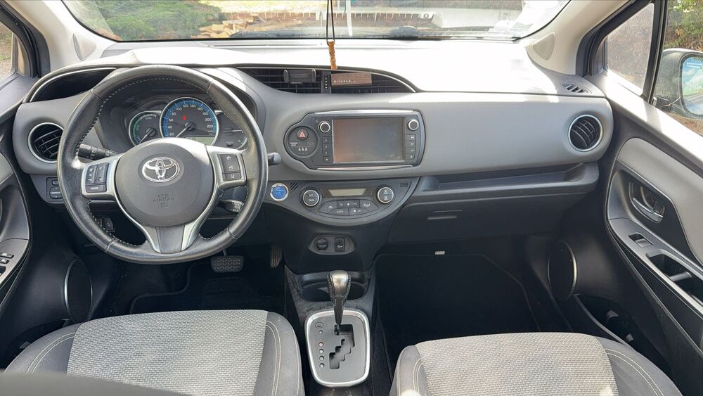 Yaris III 1.5 VVT-i 100 Hybrid E-CVT Dynamic 2015 occasion 44220 Coueron