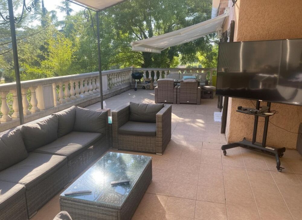 Vente Maison Villa traditionnelle 5 pièces 130m2 Garage et logement independant Draguignan