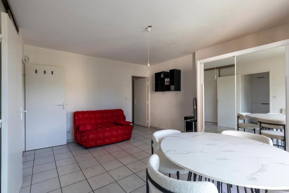 Studio de 33 m² meublé à Ferney-Voltaire, avec places de parking