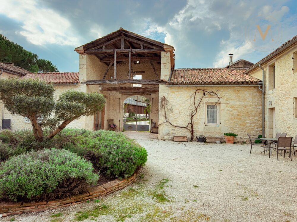 Domaine équestre de prestige au coeur de 18 hectares  Élégance, nature et art de vivre proche de THEZAC (47)