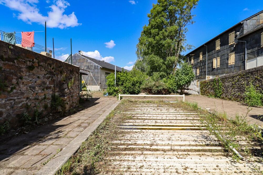 Vente Terrain À vendre - Ensemble immobilier avec terrain de 751 m² au coeur de Lacaune Lacaune