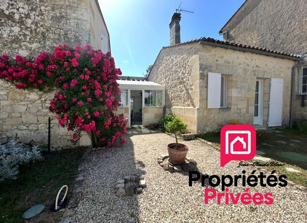 Vente Maison Saint-André de Cubzac , plus précisément à La lande de Fronsac ,au calme proche des vignobles ,Découvrez cette Maison de Village La lande de fronsac