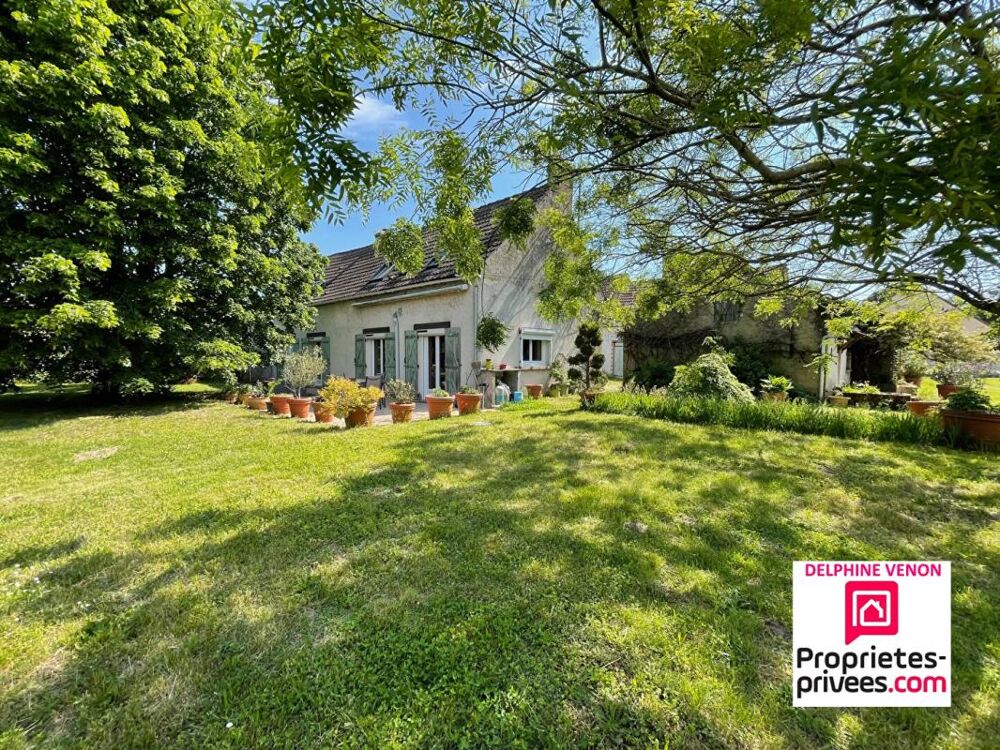 Corps de ferme avec beaucoup de potentiel et 2 habitations sur 7120 m² à Saint Martin D Abbat