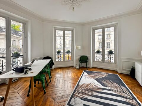A deux pas de l'H&ocirc;tel de ville, &agrave; louer bureaux au 2&egrave;me &eacute;tage d'une surface de 83m&sup2; 3606 75004 Paris