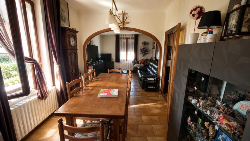 Maison de 6 pièces de 111 m² à Moulins-la-Marche