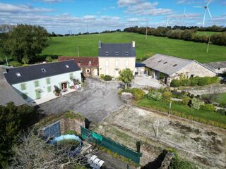 Vente Maison Ensemble immobilier comprenant une maison d'habitation et 3 gîtes Saint coulitz