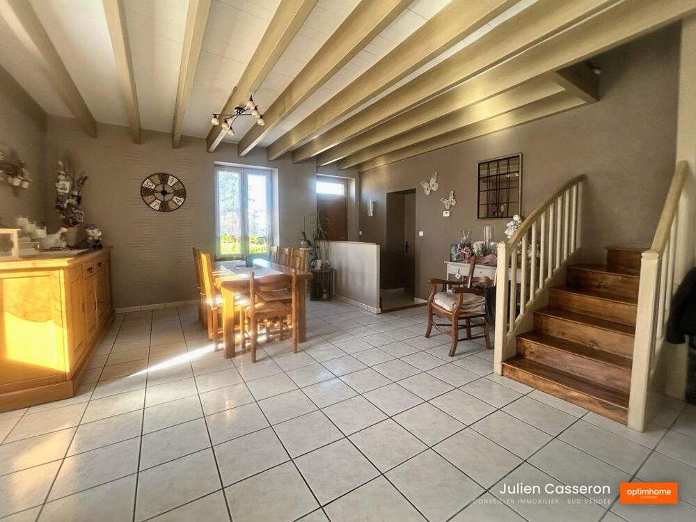 Vente Maison Chantonnay centre – Maison 153 m² – 3 chambres, piscine et garage Chantonnay