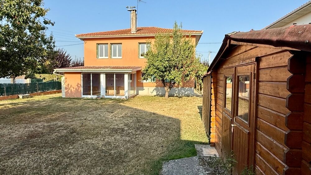 Tarbes .Maison six pièces sur deux niveaux divisible en deux appartements