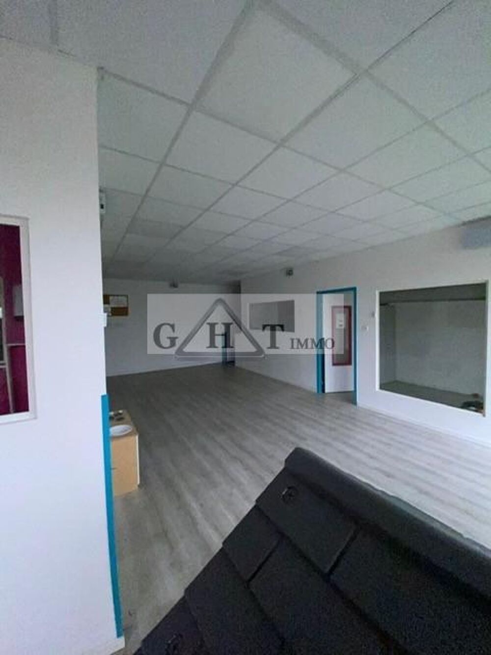   BUREAUX 