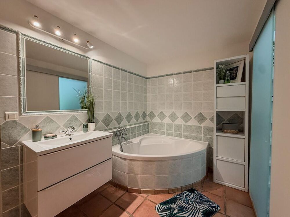 � vendre  Villa Althen-des-Paluds (84210)