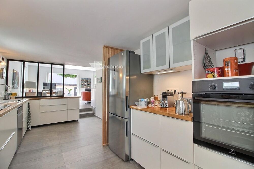 Vente Maison Maison rénovée idéalement située entre mer et ville-100 m2 - 428 000 La seyne sur mer