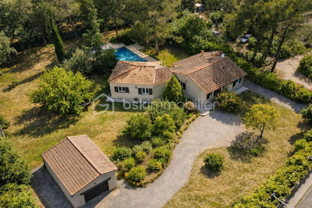 Villa double - plain-pied de 195 m²  Piscine  Garage 35m² Terrain plat et clos