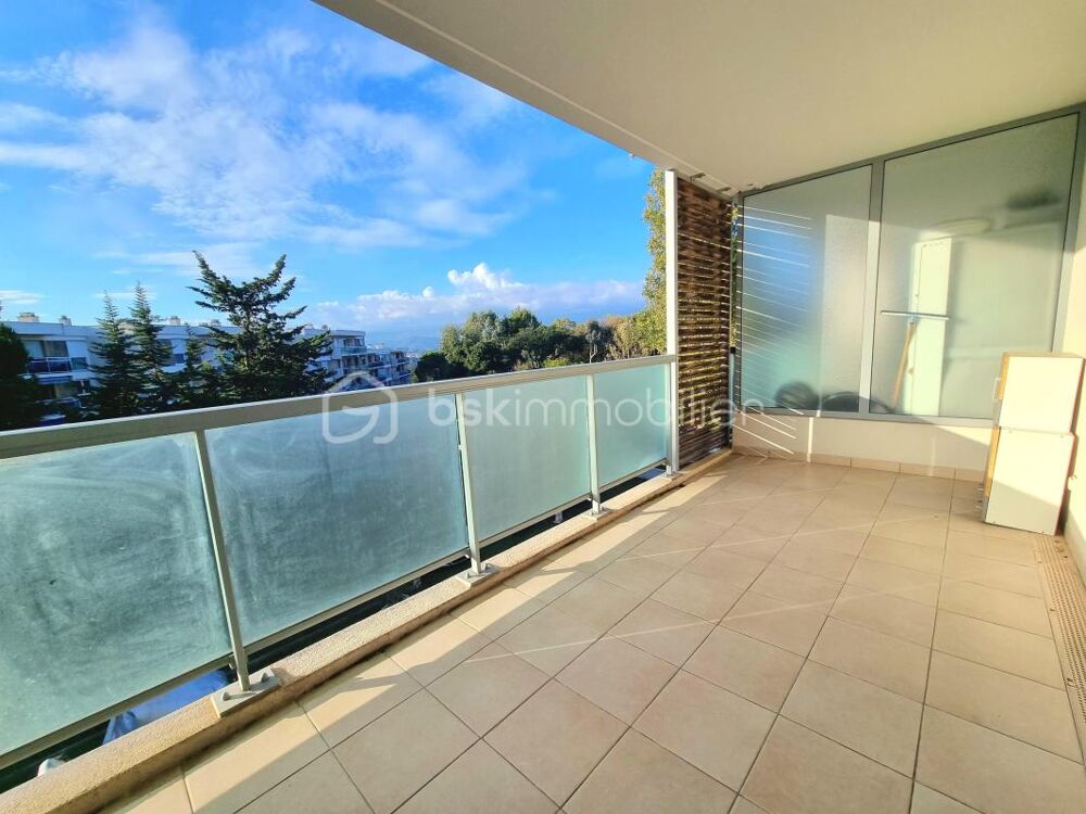 EXCLU STUDIO 30M2 - TERRASSE - PISCINE PARKING SS-SOL BOXABLE - PROCHE COMMODITÉS - DOUBLE VITRAGE - VOLETS ELECTRIQUES