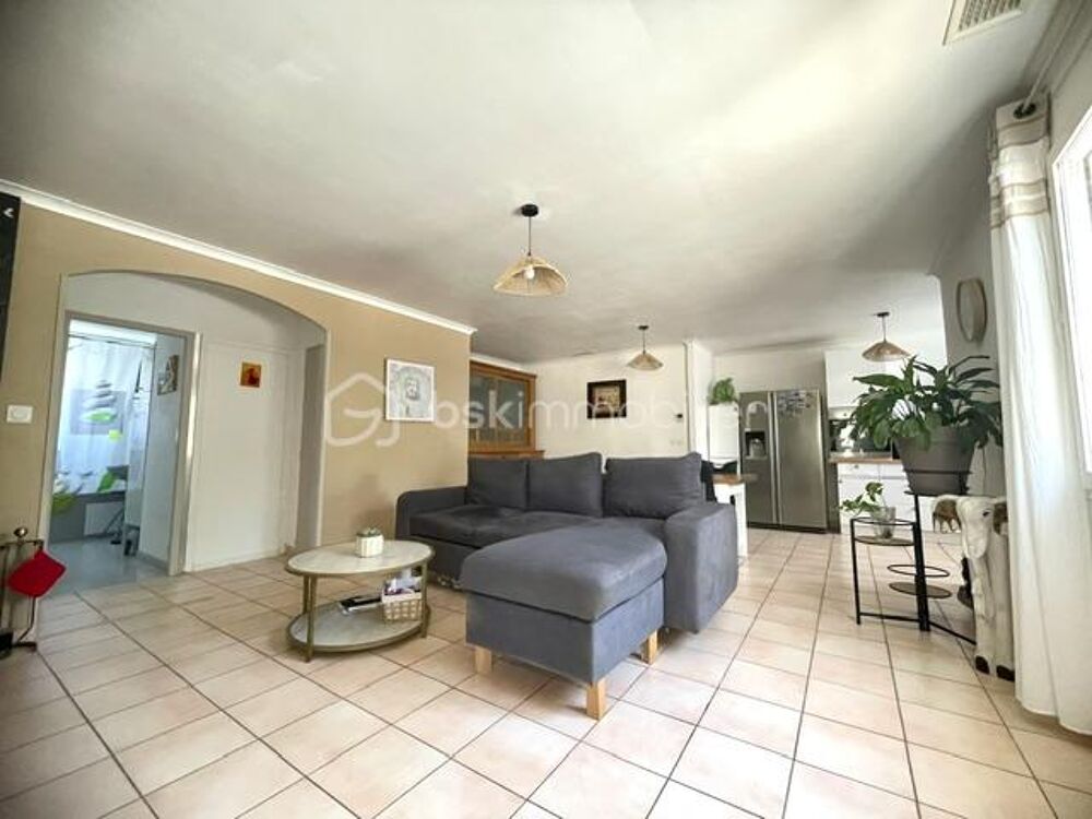 VILLA PLAIN-PIED à AIMARGUES