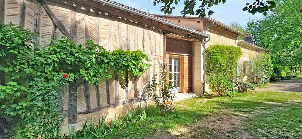 Vente Maison Propriété en pierre de 280 m², sur un beau terrain de 1.3ha Saint etienne de puycorbier