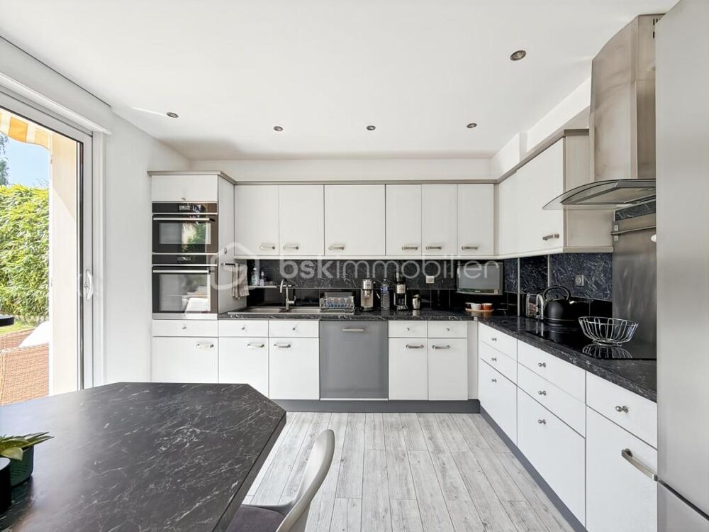 Maison individuelle 180 m2 - 5 chambres - terrain 546 m2 - piscine et Golf
