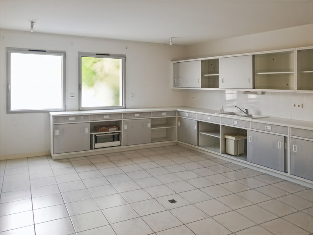   Local/bureau à vendre  (79) 