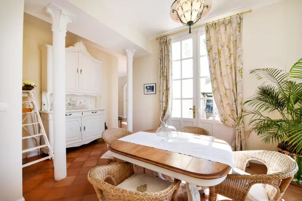 à vendre  Propriété/château Latresne (33360)