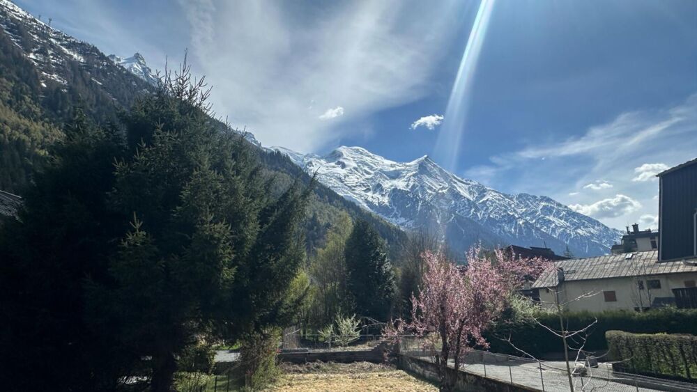 Vente Maison Chamonix - Chalet rare proche centre-ville avec vue exceptionnelle Mont-Blanc et Aiguille du Midi Chamonix mont blanc