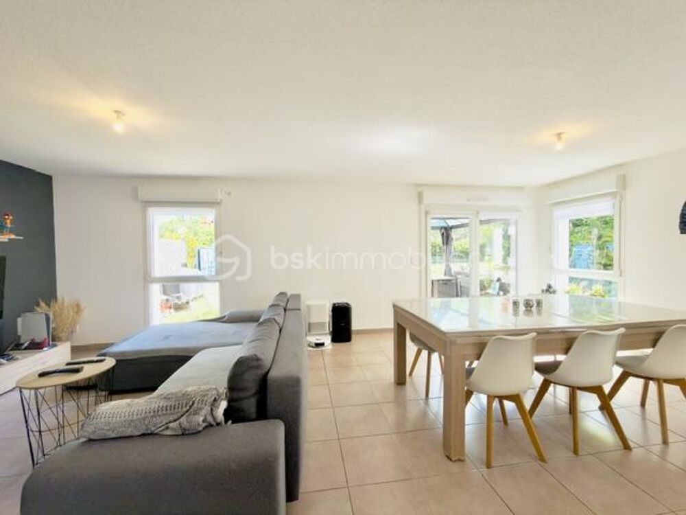 Comme une maison ! Superbe duplex avec jardin, terrasse, garage double et parking à Pfastatt