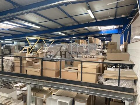  LOCAL D'ACTIVITÉ DE 810 M² À VENDRE À GROSLAY 