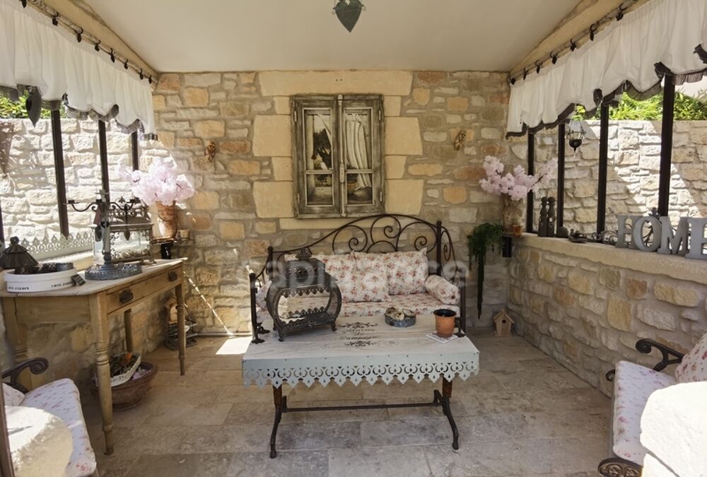 � vendre  Villa Uz�s (30700)
